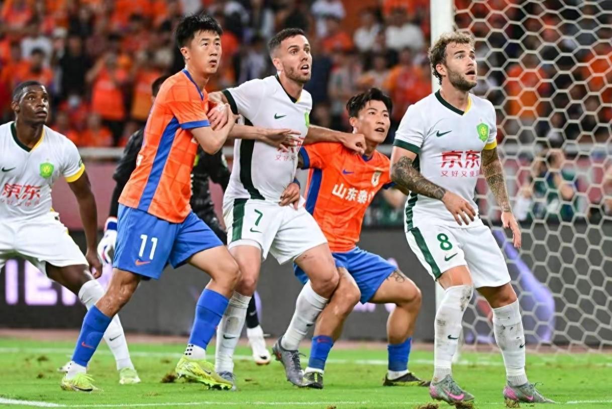 马宁归国!或执法京鲁战,泰山球迷有点慌,一数据显示国安必败