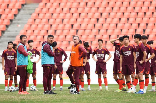 天天盈球即时比分直播-U19国青义乌集结将两战袋鼠 步入战术磨合快车道